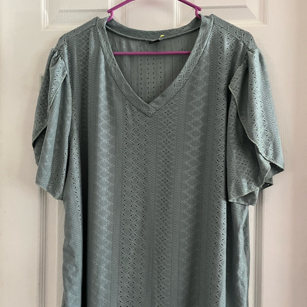 SHEIN Sage Green V-Neck Short Sleeve Top